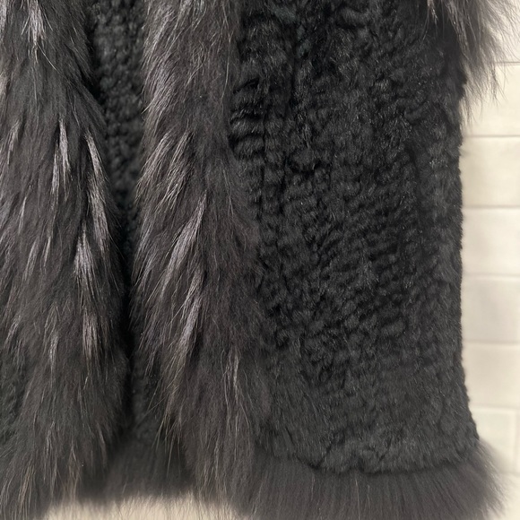 Saks fifth avenue fur vest. Black. Size S/M - Picture 9 of 13